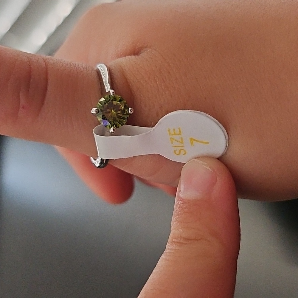Silver Ring with Green Gemstone - Picture 2 of 2